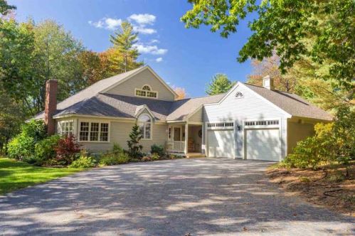 14 Peninsula Dr, Stratham, NH 03885-2334