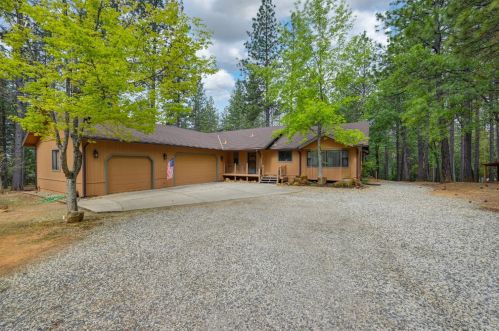 12470 Red Quartz Ln, Grass Valley, CA 95945-4500