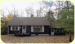 6 Forest Dr, Hawley, PA 18438-3015