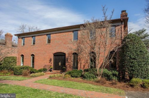 3233 Ellicott St, Washington, DC 20008-2061