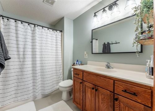 44 Bristol Ct, Hudson WI  54016-7773 exterior