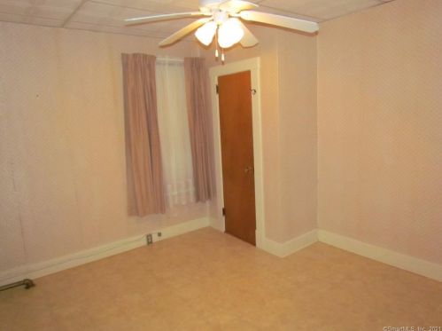 32 Denison Ave, Groton CT  06340-4415 exterior