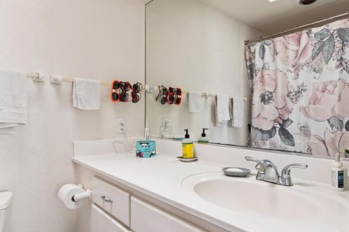 719 Nantasket Ct, San Diego CA 92109-7443 exterior