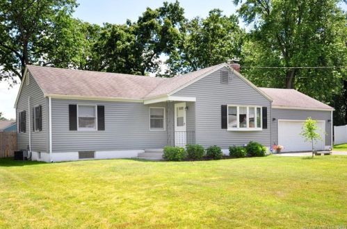505 Denslow St, Windsor Locks, CT 06096-1618