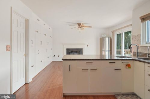 5762 Ralston Ct, Woodbridge VA  22193-3761 exterior