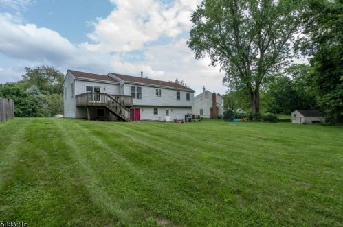 950 Liberty St, Belvidere, NJ 07823-2018