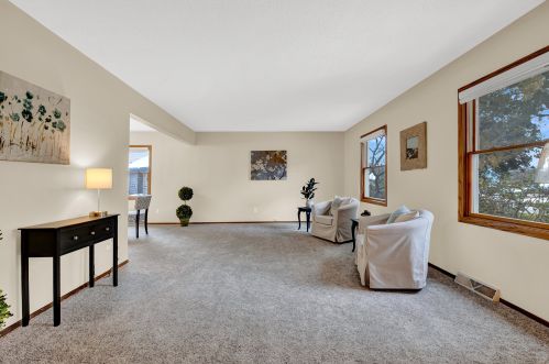 6748 Radburn Ln, Greendale, WI 53129-2848