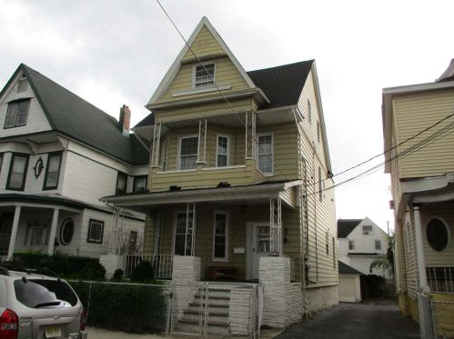 129 73rd St, North Bergen, NJ 07047-5810
