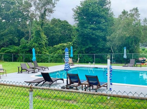 40 Web Ave, North Kingstown RI  02852-6822 exterior