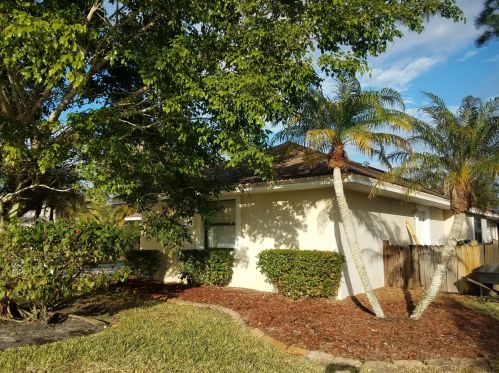 955 Sand Oak Dr, Palm City, FL 34990-2022
