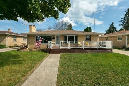 2217 25th Ave, Kenosha WI  53140-1744 exterior