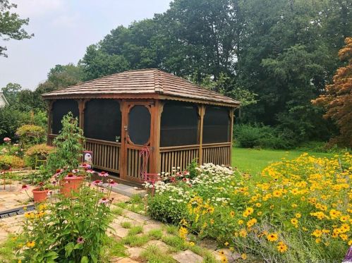 3 Hiram Ln, Bloomfield CT  06002-1224 exterior