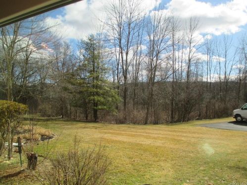 140 Villagegreen Ct, Warwick NY  10990-4238 exterior