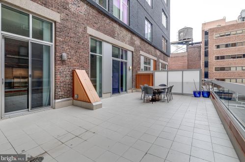 1101 Locust St, Philadelphia PA  19107-5519 exterior
