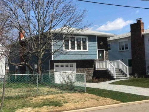 102 North Rd, Babylon, NY 11702-4508