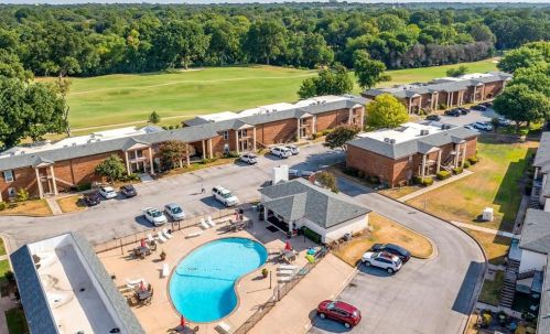 4026 Ridglea Country Club Dr, Fort Worth TX 76126-2337 exterior