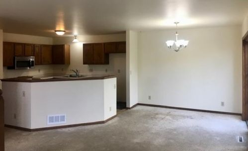 1901 Woodburn Rd, Waukesha, WI 53188-7509