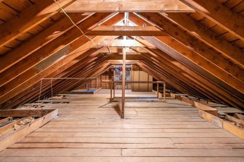 353 Hussey Rd, Mount Vernon NY  10552-2305 exterior