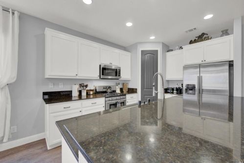 542 Twilight St, Vacaville CA  95688-8829 exterior