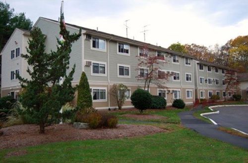 24 Union Dr, North Kingstown RI  02852-2785 exterior