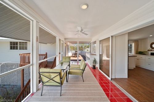 220 Palm Lk Dr, Sanibel FL 33957-5601 exterior