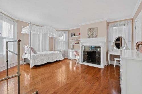 15 Hawthorne Ave, Pittsburgh PA 15229-2044 exterior