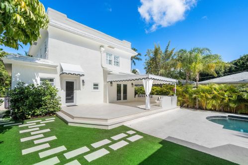 224 10th St, West Palm Beach, FL 33401-3502