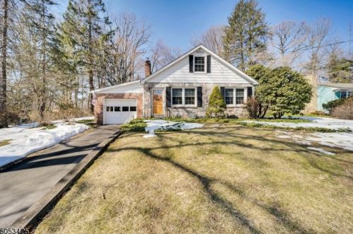 46 Woodcrest Rd, Boonton, NJ 07005-9740