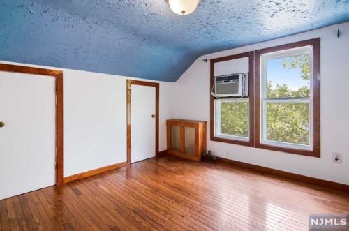 162 Summer Ave, Newark NJ  07104-2614 exterior