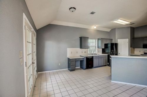 100 Parque Cir, Georgetown TX 78626-4537 exterior