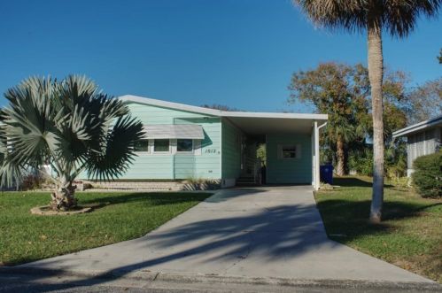 1012 Belmont Cir, Tavares, FL 32778-2504