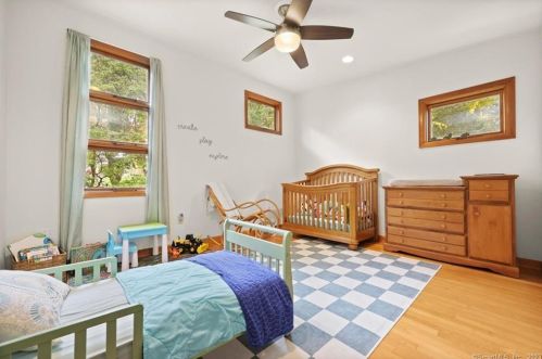 38 Hemlock Trl, Bridgeport CT  06611-3343 exterior