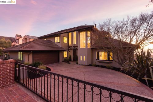 5073 Cochrane Ave, Oakland, CA 94618-2703