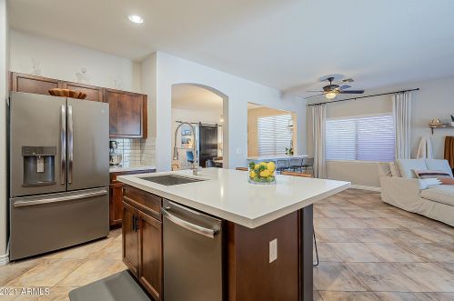 3711 Oxford Ln, Gilbert AZ  85295-4679 exterior