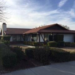 13736 Nassau Dr, Victorville, CA 92395-4819