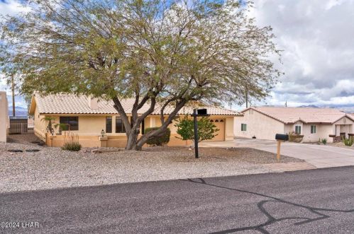 655 Mohican Dr, Lake Havasu City, AZ 86406-6313