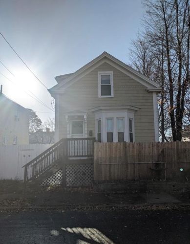 112 Briggs St, Providence, RI 02905-2002