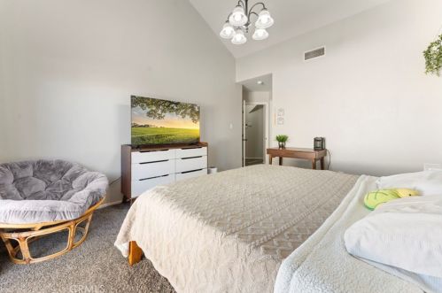 27480 Jon Christian Pl, Temecula CA  92591-6127 exterior