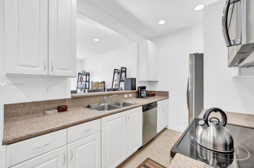 460 147 Ave, Hollywood FL 33027-6104 exterior