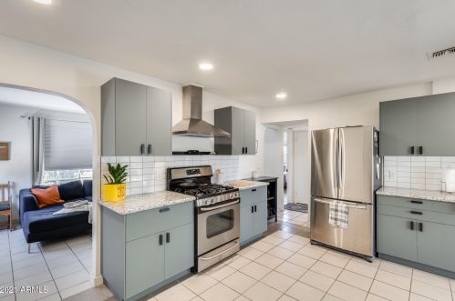 9414 11th Pl, Phoenix AZ  85020-2604 exterior