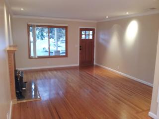 799 Gantry Way, Mountain View CA  94040-3746 exterior