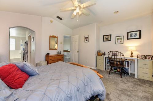 8229 Oakbriar Cir, Elk Grove CA  95758-7900 exterior