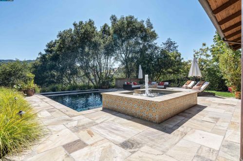 5 Owl Hill Ct, Orinda CA  94563-3441 exterior