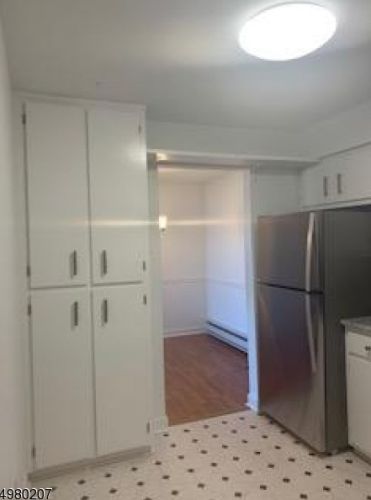 11 Crossway, Clinton NJ  08809-1107 exterior