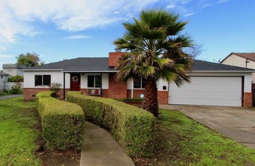25033 Muir St, Hayward, CA 94544-2310
