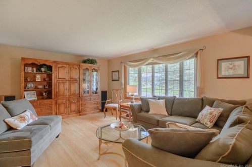 12 Birch Rd, Danbury CT  06811-3456 exterior