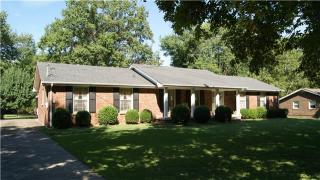 154 East Dr, Hendersonville, TN 37075-4525
