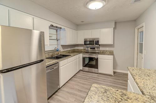 550 Anchor Ln, Fort Pierce FL  34983-2202 exterior