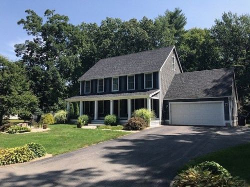 4 Bridlepath Ln, Salem, NH 03079-3278