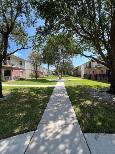 2019 Seacrest Blvd, Boynton Beach, FL 33435-6836